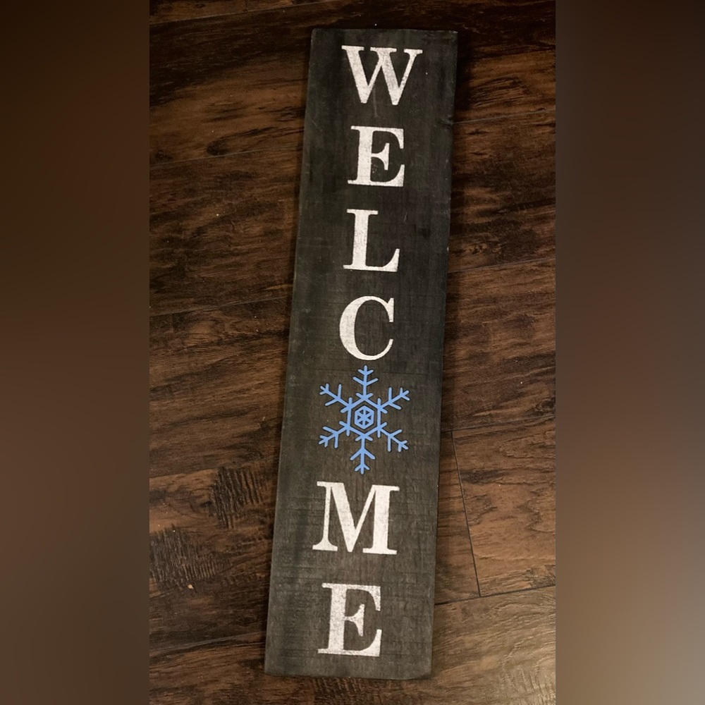 Snowflake Welcome Sign - Picture 6 of 10